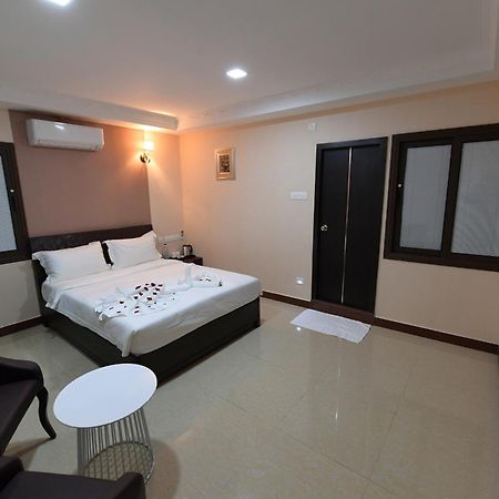 Coastal Grand Hotel Sampath Tiruchirappalli Buitenkant foto