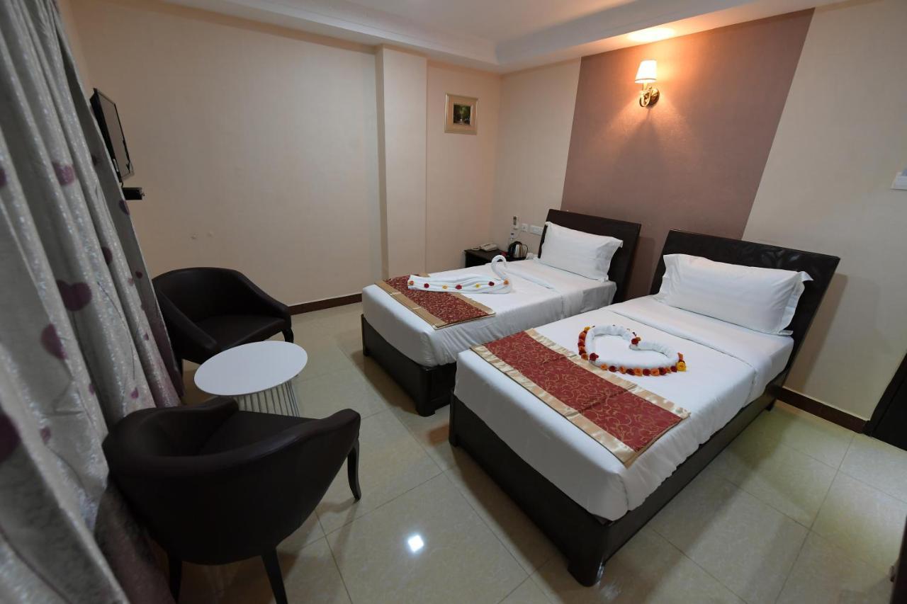 Coastal Grand Hotel Sampath Tiruchirappalli Buitenkant foto