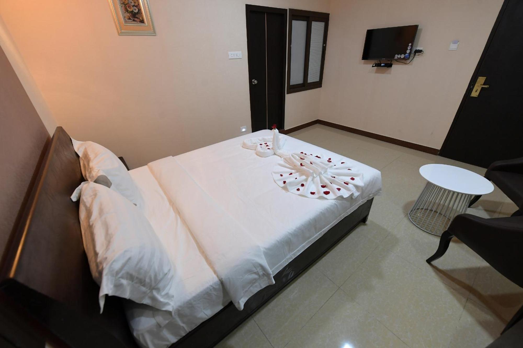 Coastal Grand Hotel Sampath Tiruchirappalli Buitenkant foto