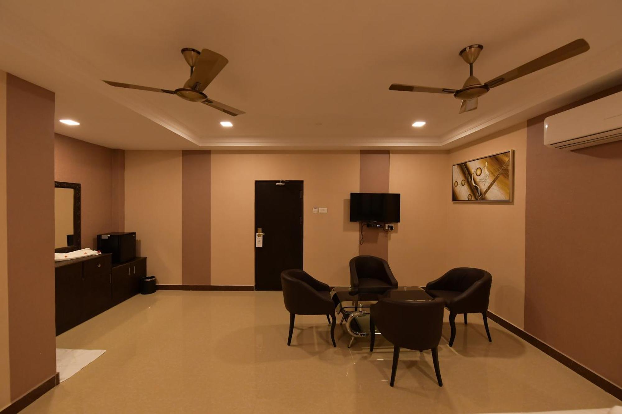 Coastal Grand Hotel Sampath Tiruchirappalli Buitenkant foto