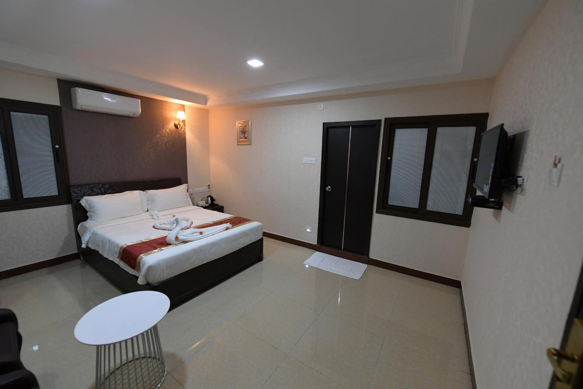 Coastal Grand Hotel Sampath Tiruchirappalli Buitenkant foto