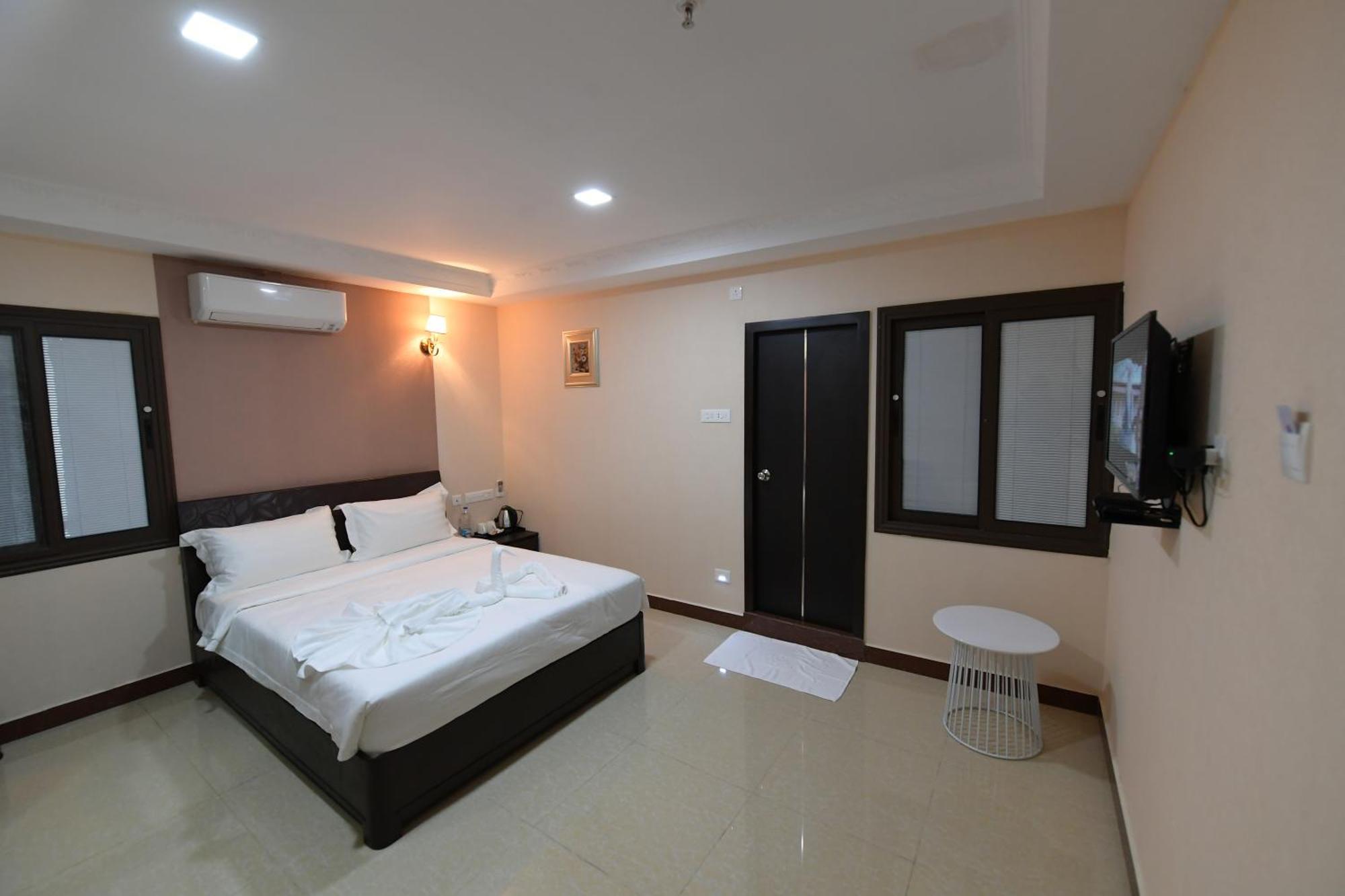 Coastal Grand Hotel Sampath Tiruchirappalli Buitenkant foto