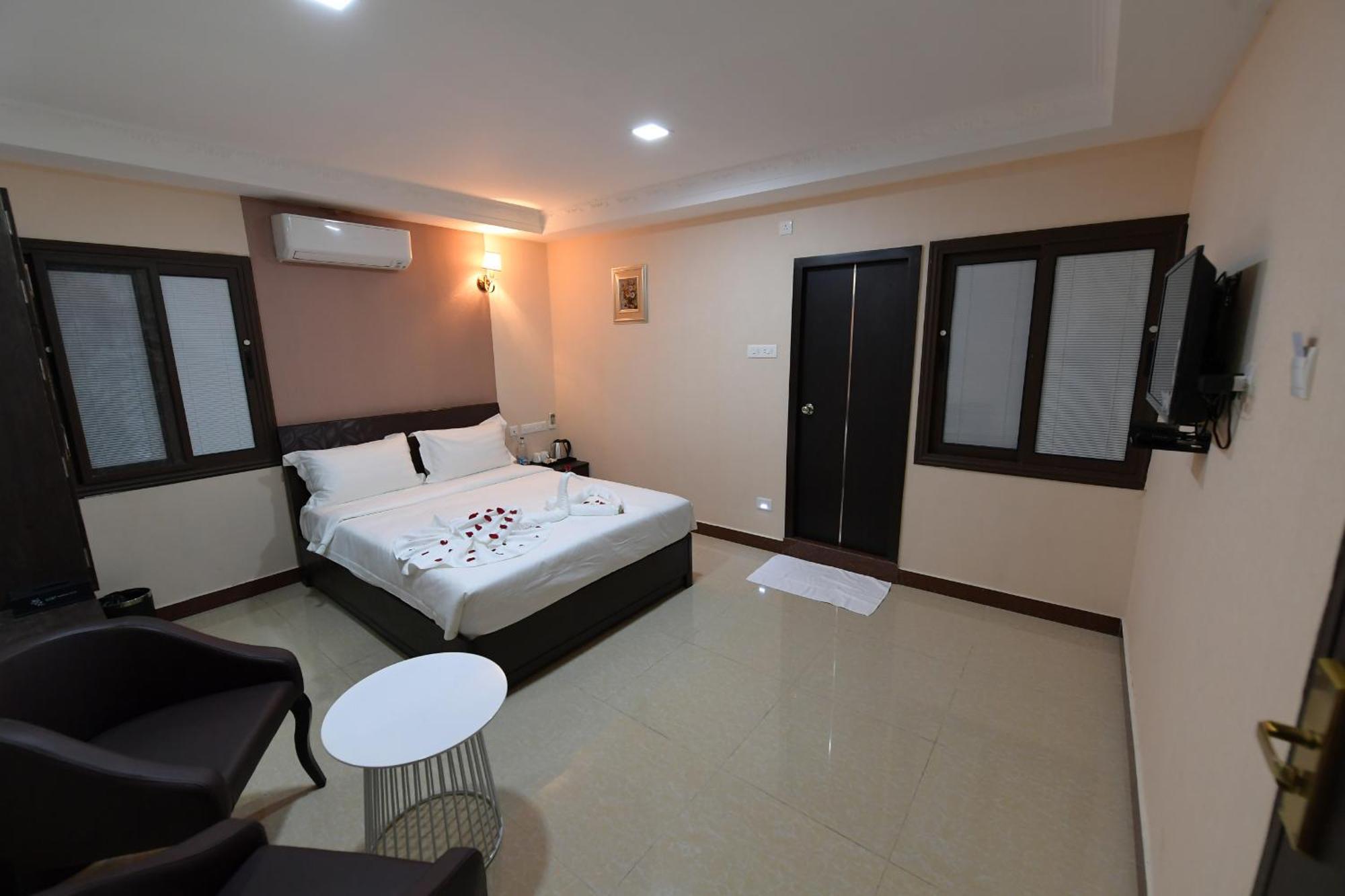 Coastal Grand Hotel Sampath Tiruchirappalli Buitenkant foto