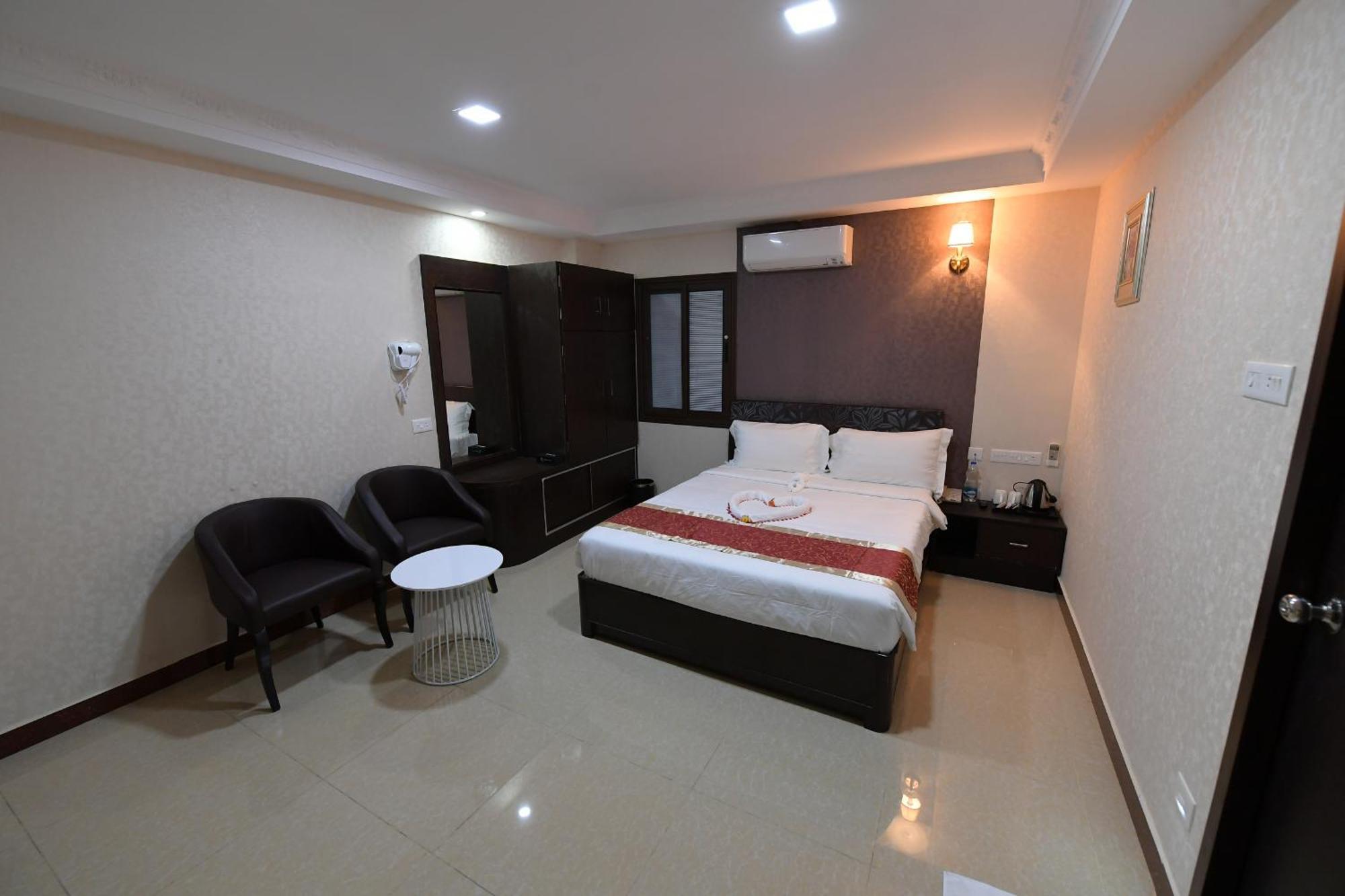 Coastal Grand Hotel Sampath Tiruchirappalli Buitenkant foto