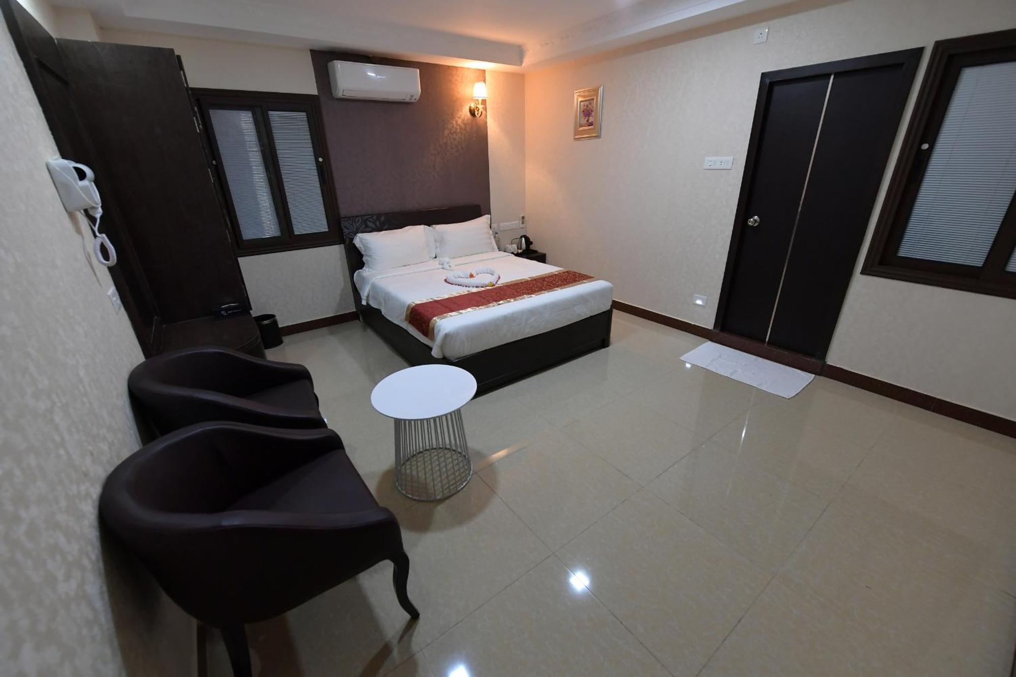 Coastal Grand Hotel Sampath Tiruchirappalli Buitenkant foto